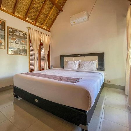 Aira Homestay Near Pantai Kuta Mandalika Mitra Reddoorz Bumbang Exterior foto