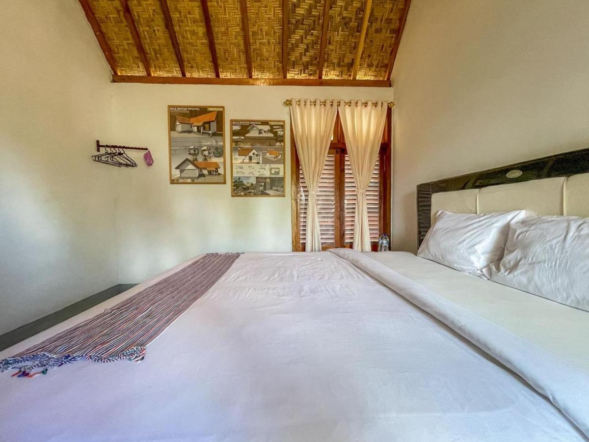 Aira Homestay Near Pantai Kuta Mandalika Mitra Reddoorz Bumbang Exterior foto