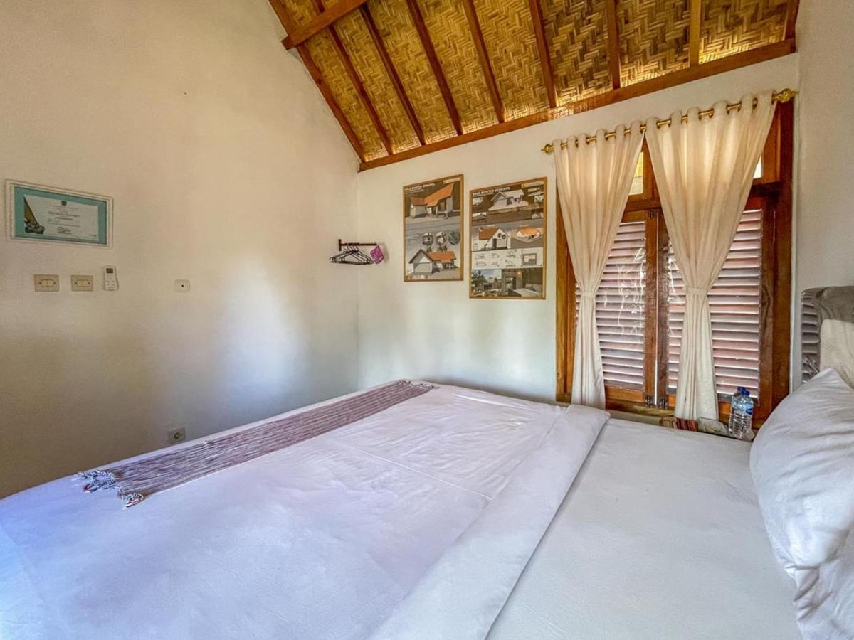 Aira Homestay Near Pantai Kuta Mandalika Mitra Reddoorz Bumbang Exterior foto